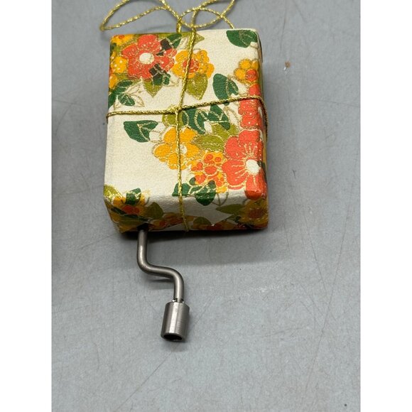 Handcrafted Floral Music Box Duo With Crank Handles Traumerie so ein tag so READ - Picture 3 of 8